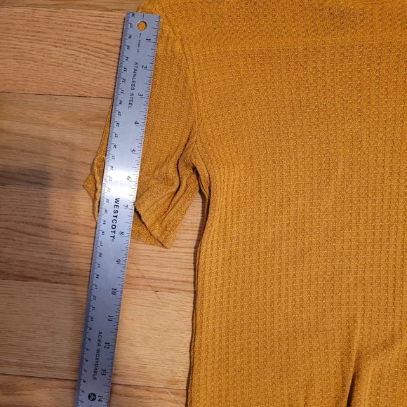 Mustard Crop Top - Picture 3 of 6